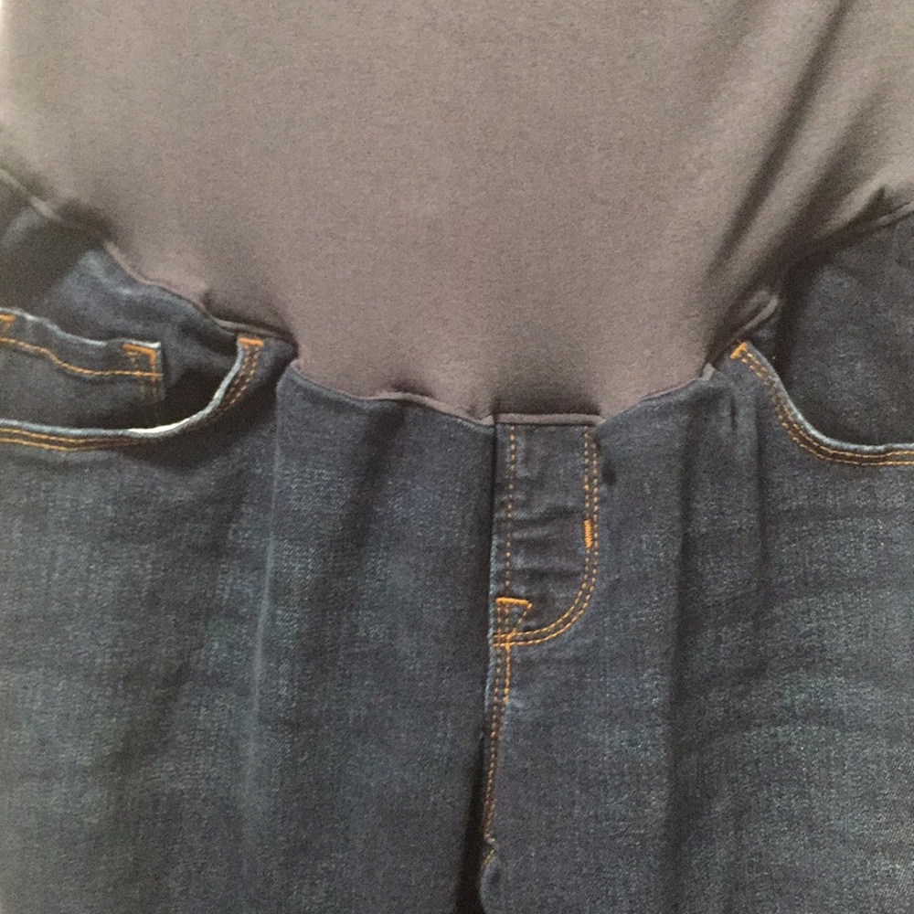Old Navy Women’s Maternity Skinny Jeans - Picture 4 of 9
